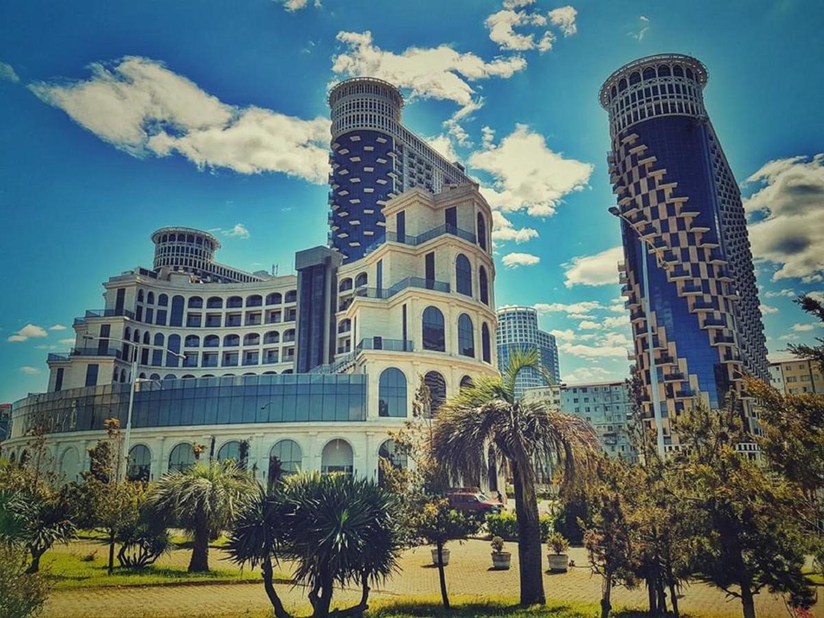 Sea Towers Suite Batoemi Buitenkant foto