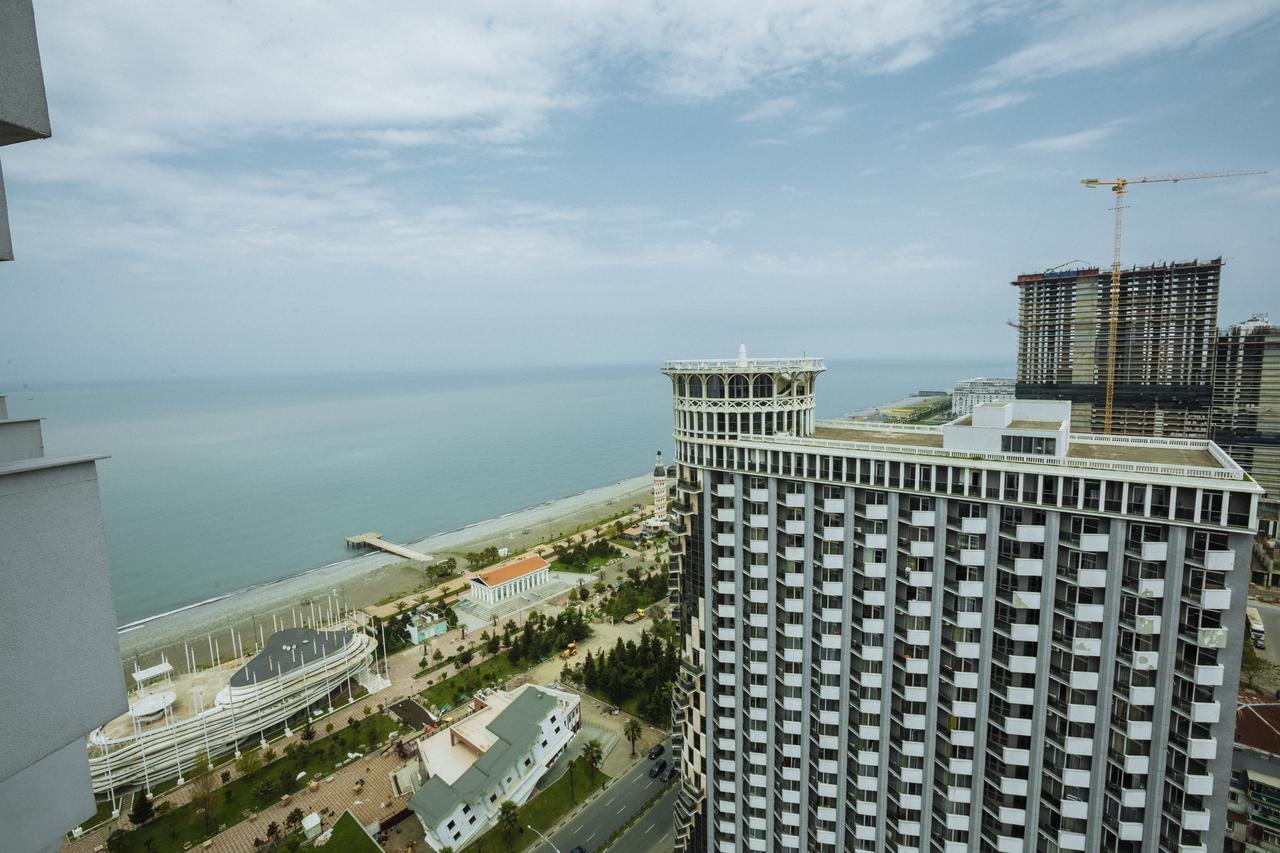 Sea Towers Suite Batoemi Buitenkant foto