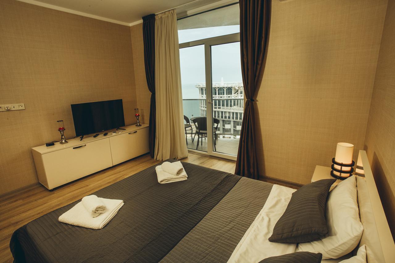 Sea Towers Suite Batoemi Buitenkant foto